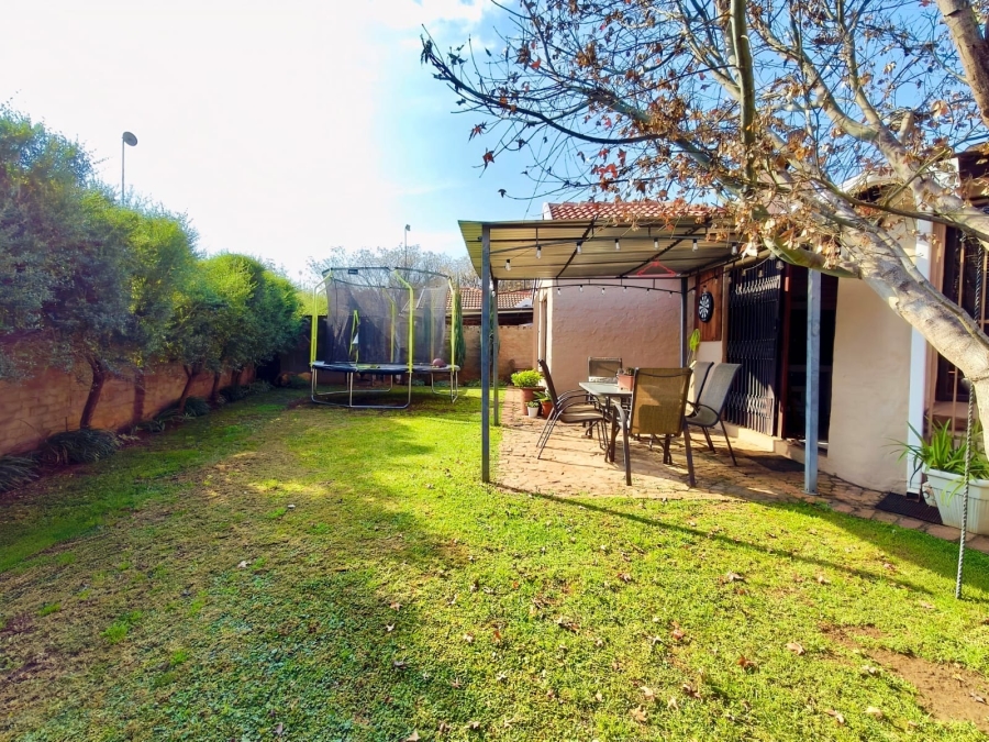 3 Bedroom Property for Sale in Mooivallei Park North West